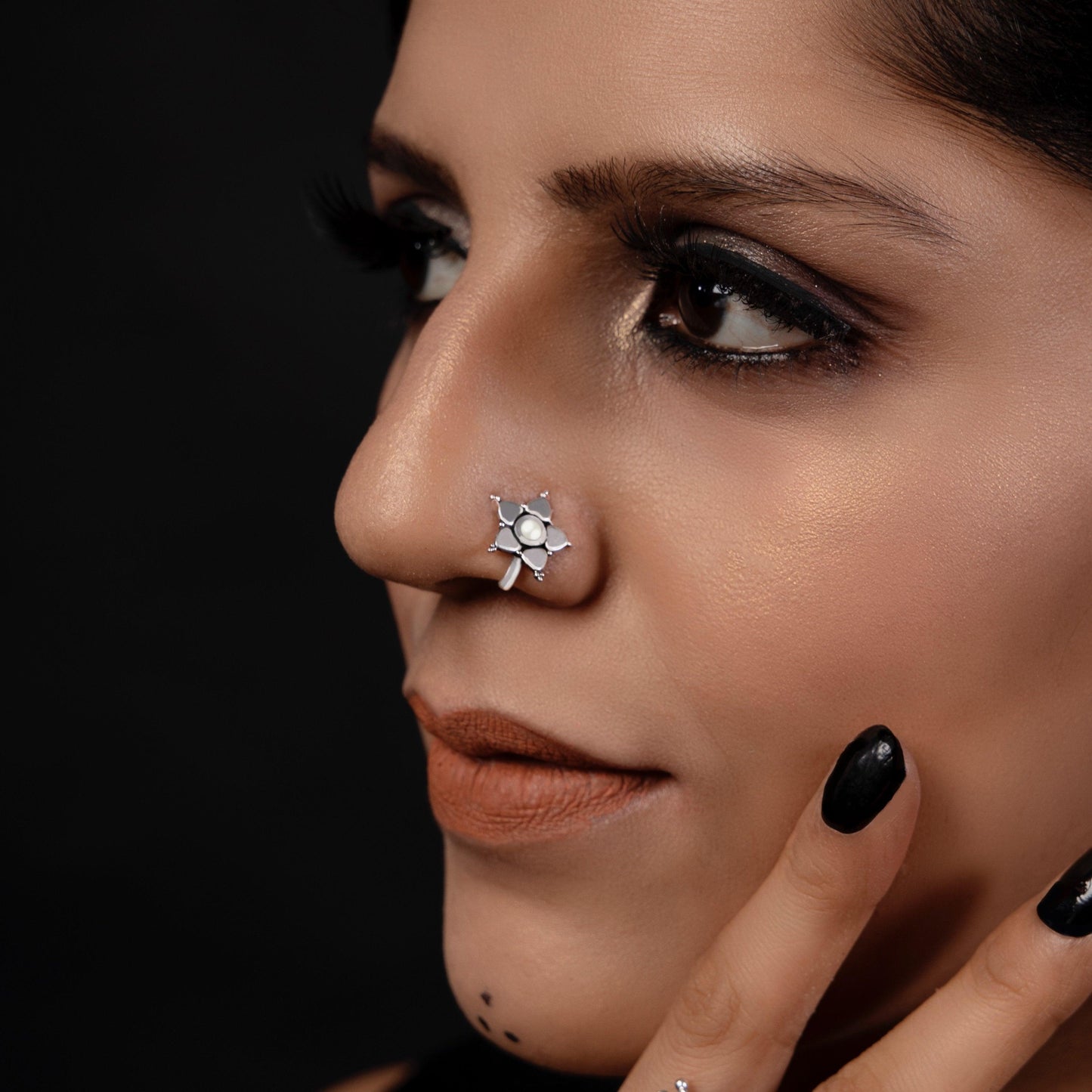 Daffodil Nose Pin (wire or Clip-on) - Smith Jewels