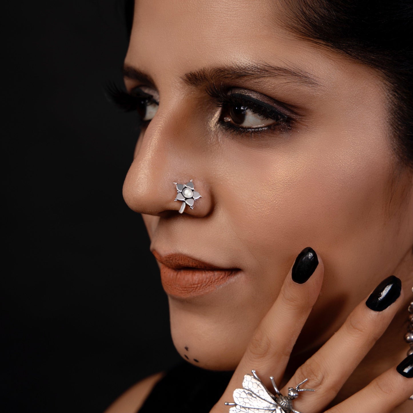 Daffodil Nose Pin (wire or Clip-on) - Smith Jewels
