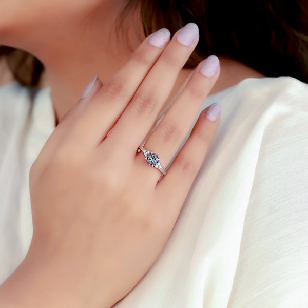 Mistiq Zircon Silver Ring