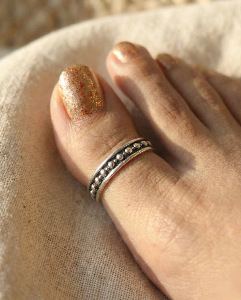 Aabha Big Thumb Toe Ring - Smith JewelsToering