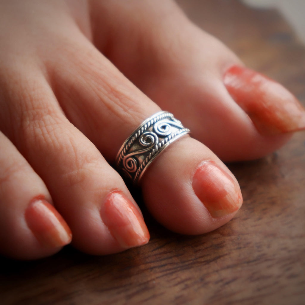 Antique Band Toe - Rings (Pair) - Smith JewelsToering