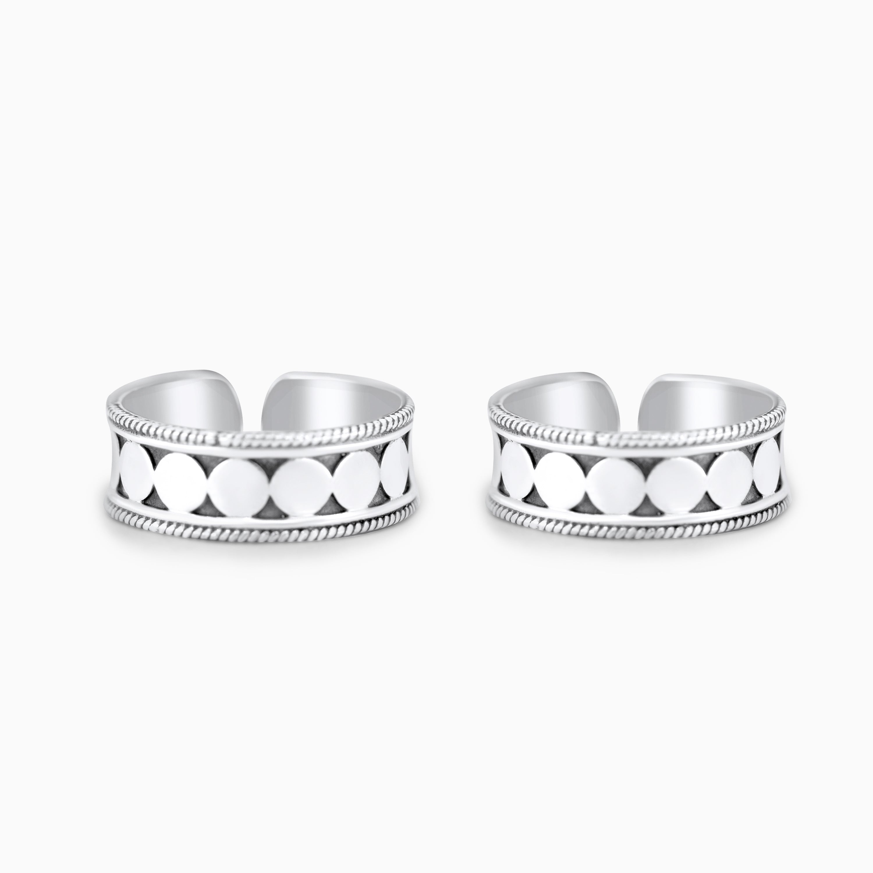 Shaya by CaratLane Oxidised Owning My Determined Hustle Toe Rings in 925  Silver for women : Amazon.in: Jewellery