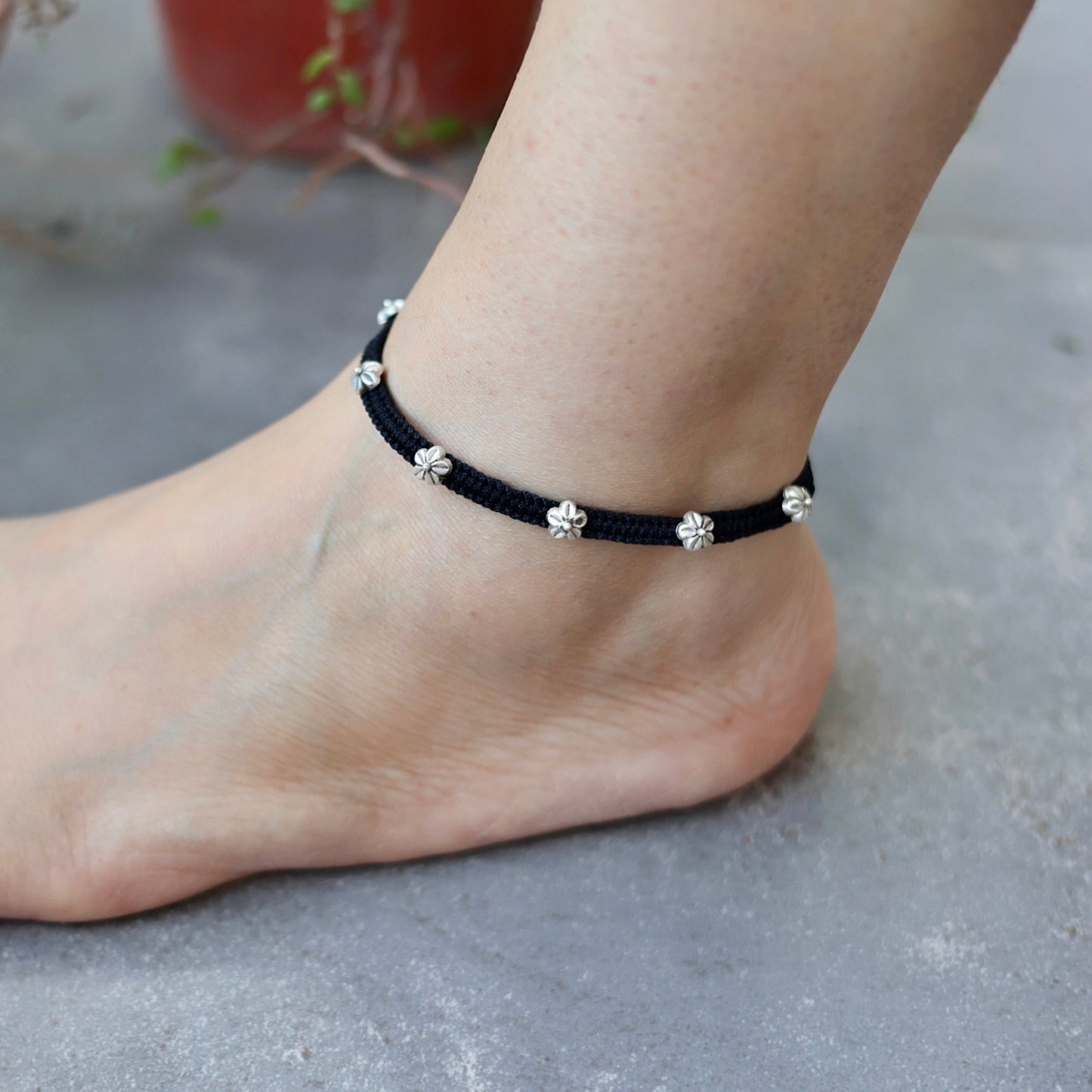 Flower Beads black Anklet