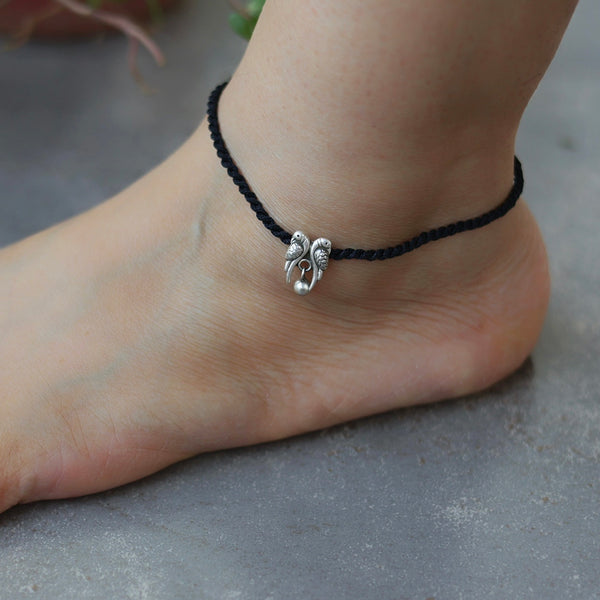 Tota Maina Nazarbattu Anklet
