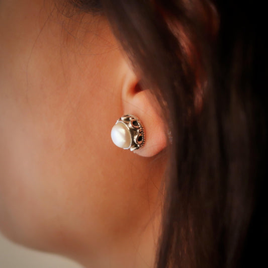 Pearl Studs Earrings - Smith Jewels