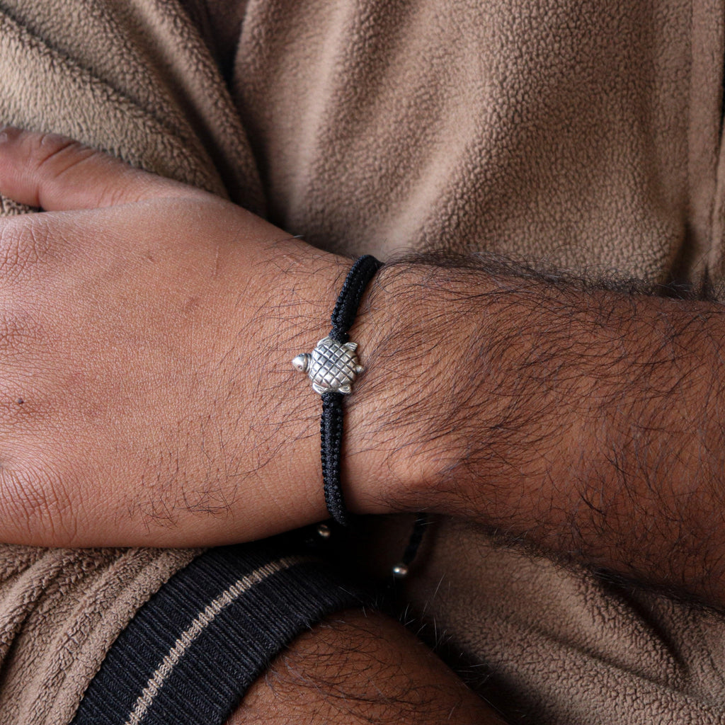 Turtle Nazarbattu Bracelet( Black/Red) - Smith Jewels