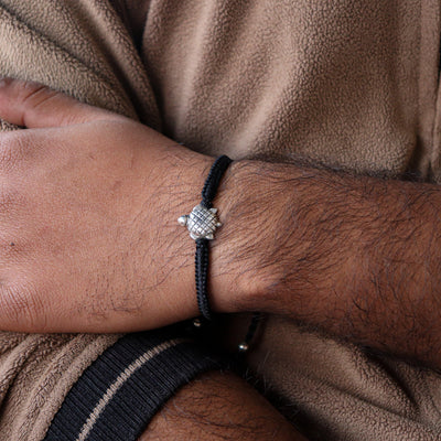 Turtle Nazarbattu Bracelet( Black/Red)